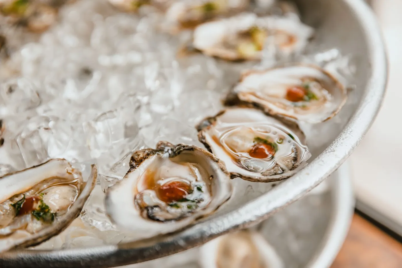 Fresh oysters served on crushed ice